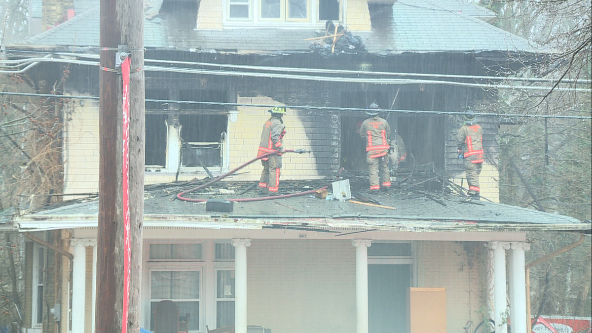 Early morning fire rips through North Avondale home