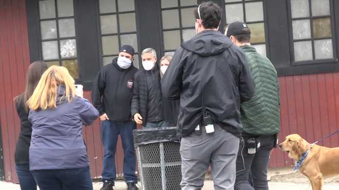 Movie shoot returns to Beverly, fans rush in for photo with George Clooney Clooney-beverly-raw-00-01-54-02-still002-1616093898
