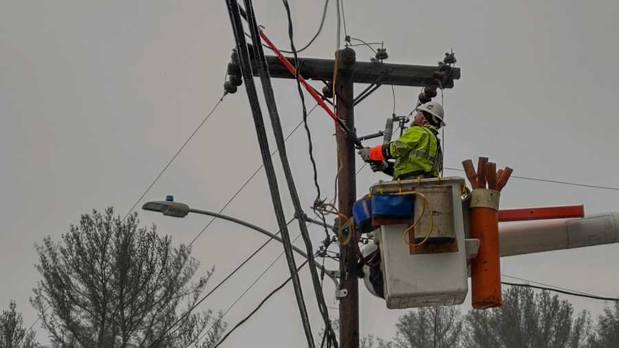 cmp crew restores power during storm