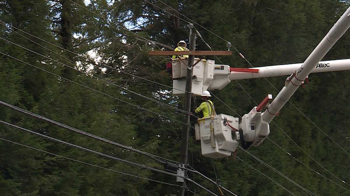 Thousands remain without power day after strong winds hit Maine
