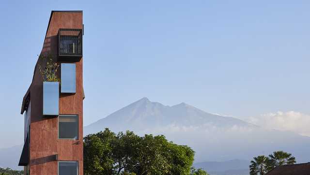 The 'world's skinniest hotel' measures nine feet across - Vimarsana News