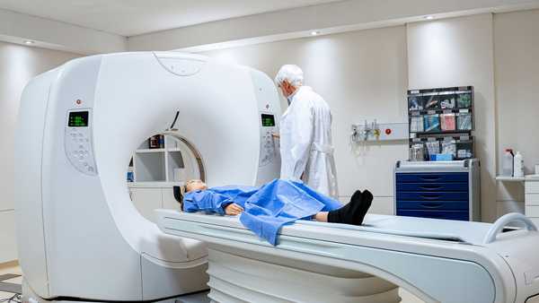 Lung cancer, the leading cause of cancer deaths in the United States, can be detected using a low-dose computed tomography or CT scan.