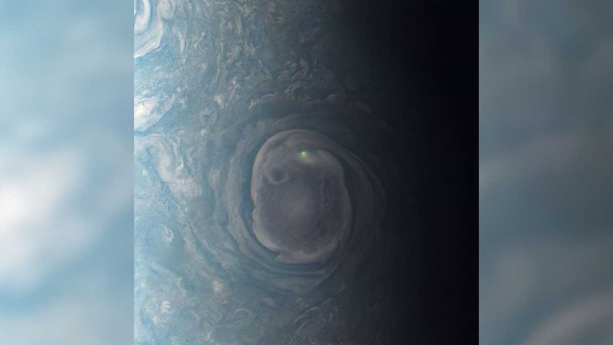 NASA-ruimtevaartuig legt beeld vast van spookachtige bliksem op Jupiter