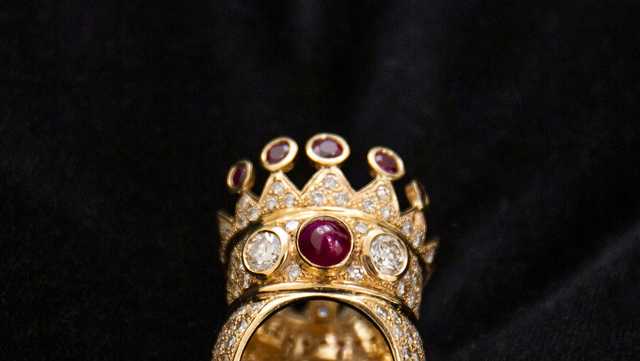 Tupac Shakur's self-designed ring fetches over $1 million at auction - Vimarsana News