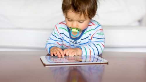 Screen time linked to developmental delays in toddlerhood