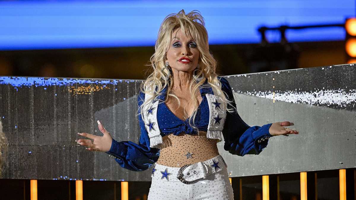 Dolly Parton steals show with NFL halftime performance