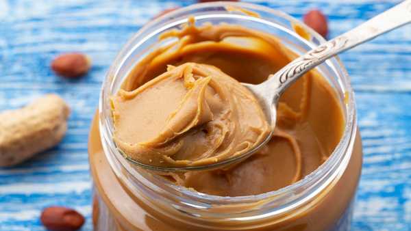 Introducing peanut butter to infants and toddlers seems to offer protection against developing a peanut allergy even in adolescence, a new study found.