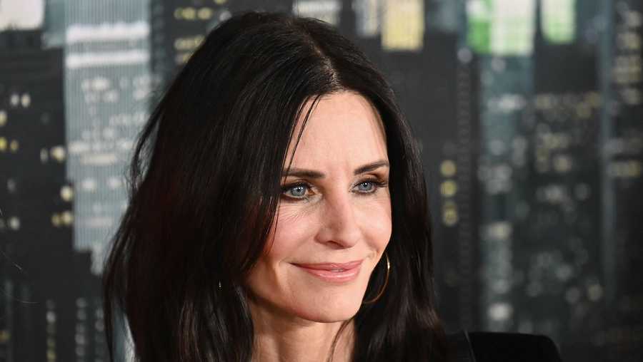 Courteney Cox recreates her famous Bruce Springsteen video dance for TikTok