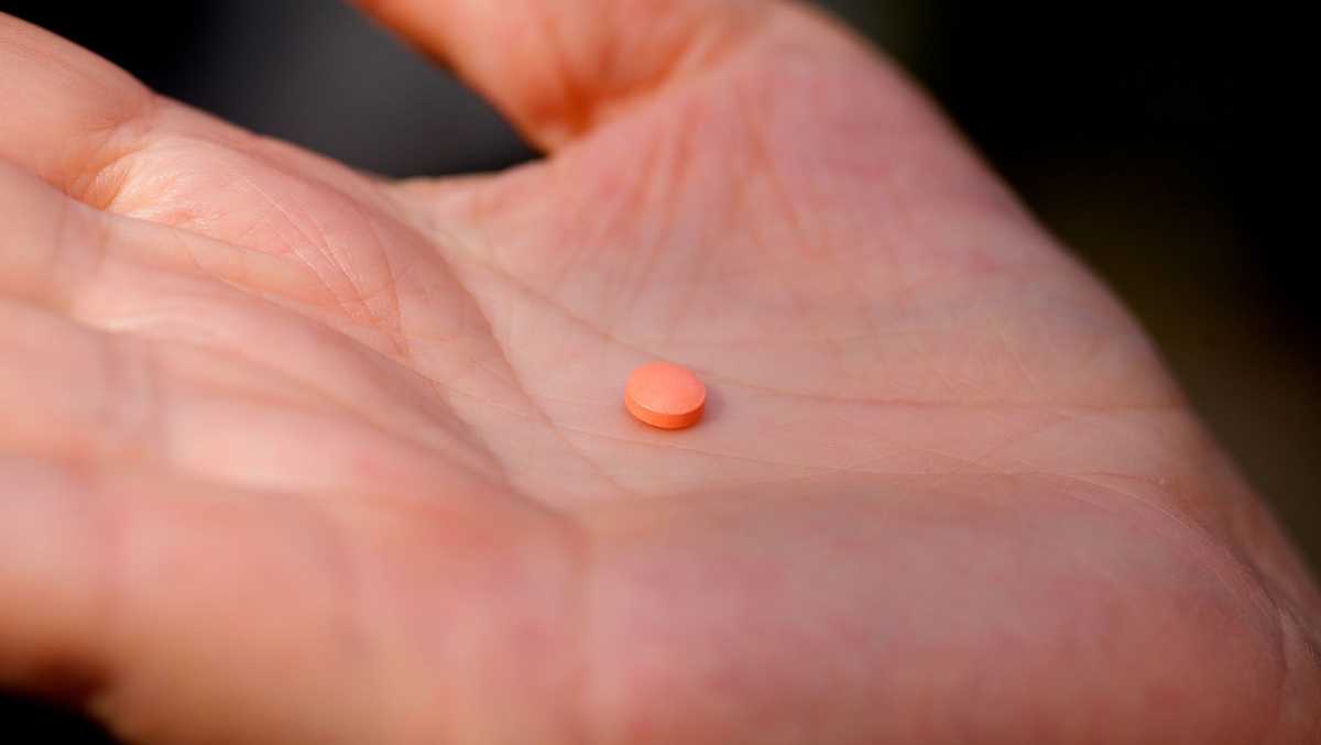 Many older adults are still taking daily aspirin, even though some shouldn’t be, experts say Many older adults are still taking daily aspirin, even though some shouldn’t be, experts say