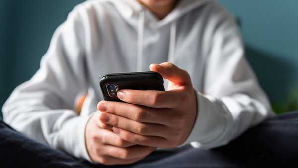 New study suggests that more research is needed to understand the nuanced ways that social media affects the mental health of adolescents.