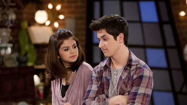 Selena Gomez and David Henrie to reprise 'Wizards of Waverly Place' roles in sequel pilot episode - Vimarsana News