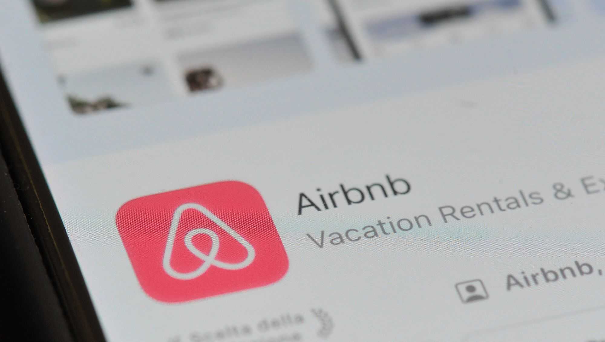 Airbnb bans the use of indoor security cameras - Vimarsana News