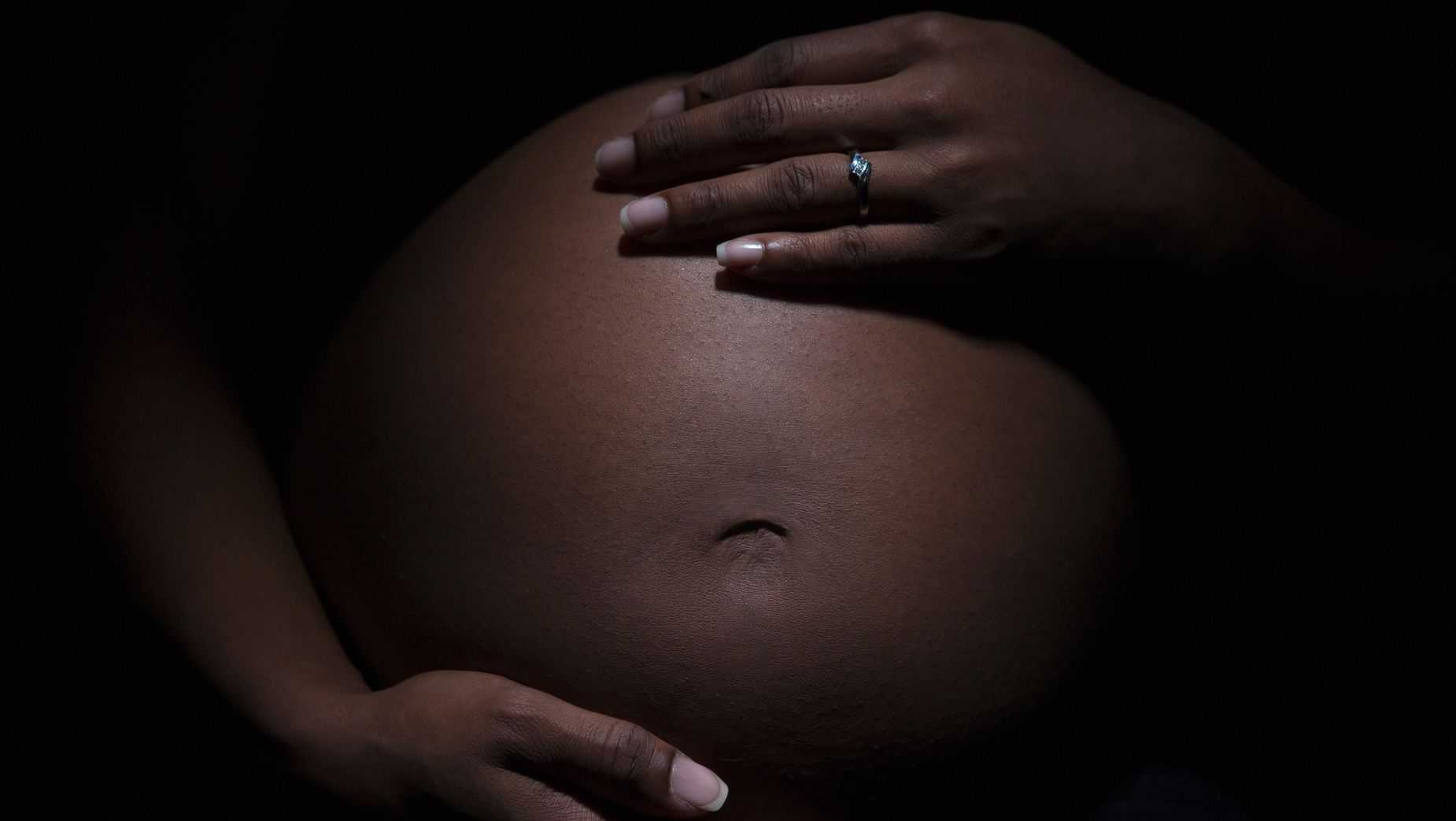 US maternal mortality rate declines, but disparities remain, new CDC data shows - Vimarsana News