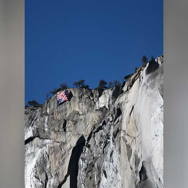 Flagada de EE. UU. Parque nacional Yosemite