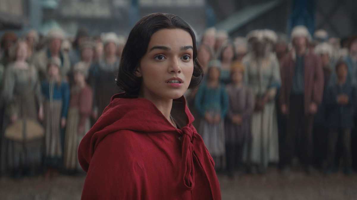 'Snow White' has 'heigh-ho'pes for a fairy tale ending at the box office