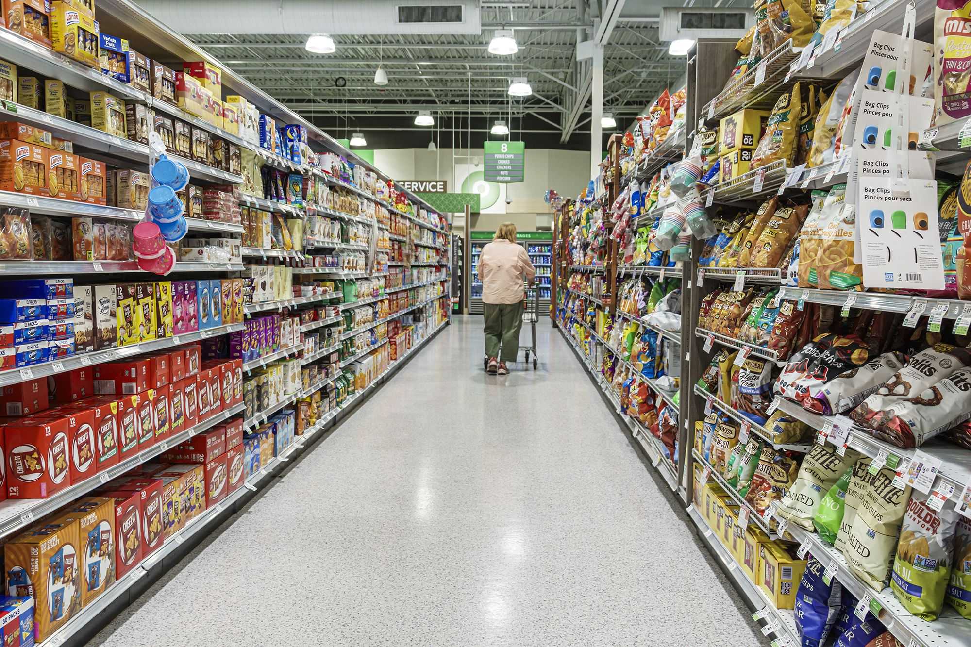 <a href="https://www.kmbc.com/article/consumer-snack-sales-drop-inflation-impact/64216921" target="_blank">Shoppers are buying less chips and cookies. Here’s why</a>