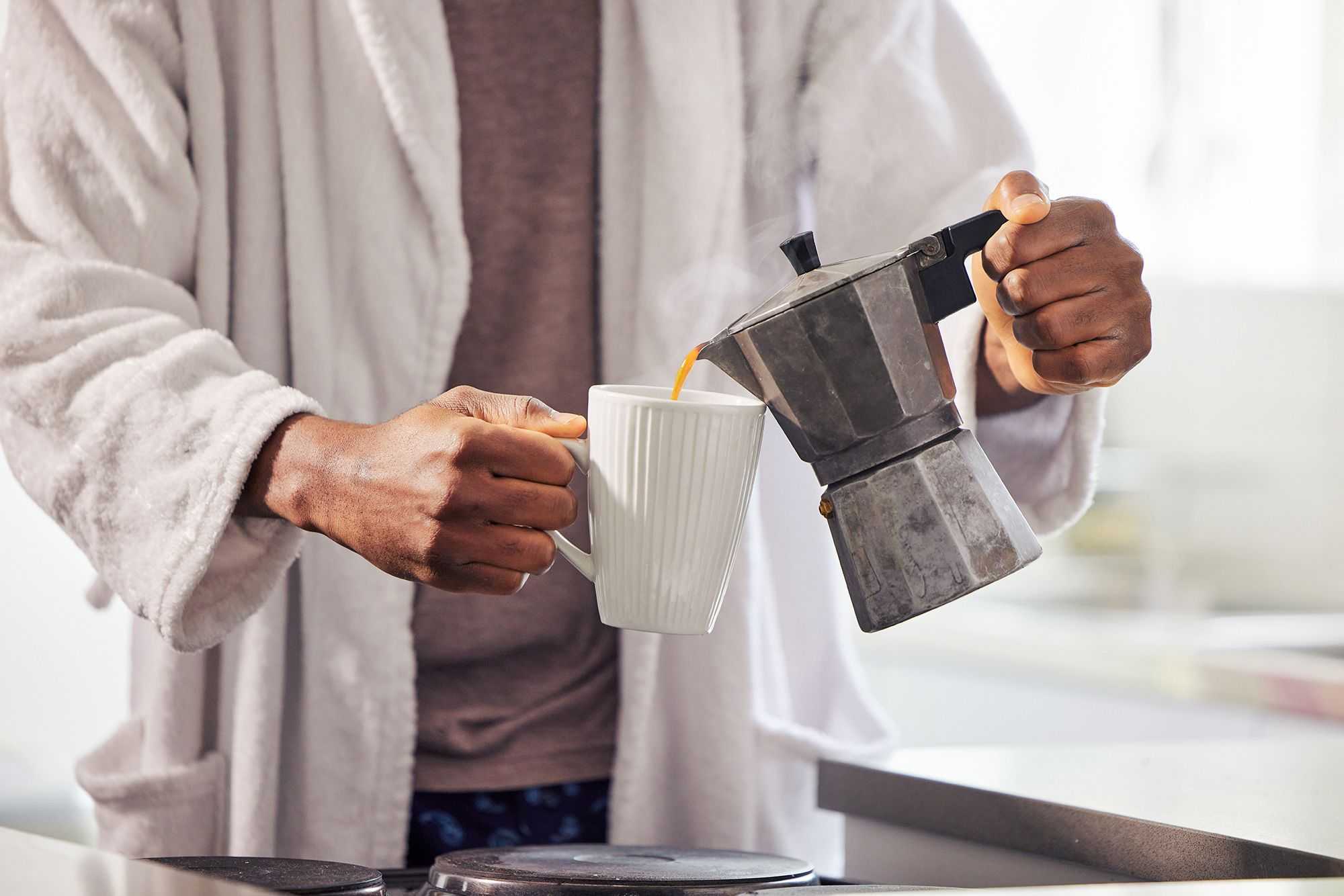 <a href="https://www.kmbc.com/article/limit-coffee-drinking-to-this-time-window-to-lower-early-death-risk/63364813" target="_blank">Limit coffee-drinking to this time window to lower early death risk, study suggests</a>