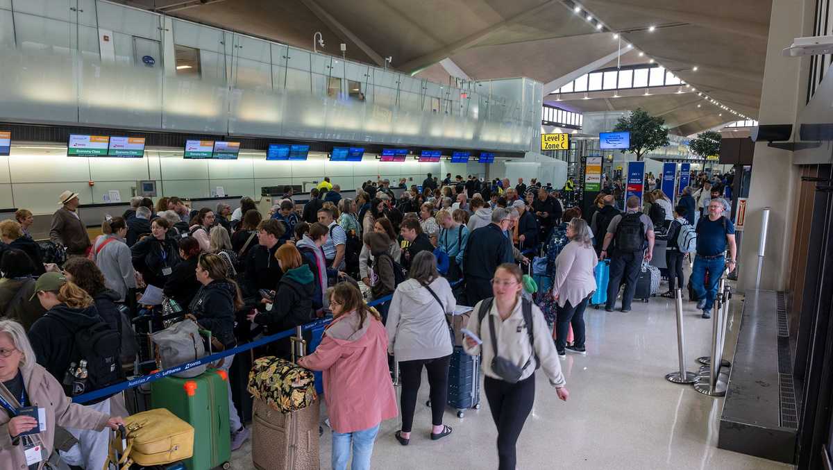 FAA says Newark airport's technology problems should be resolved by October