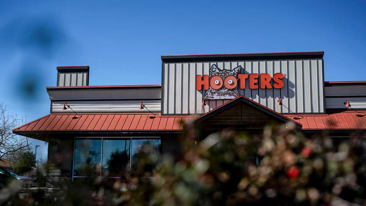 Hooters closes dozens of locations amid bankruptcy restructuring - WJCL