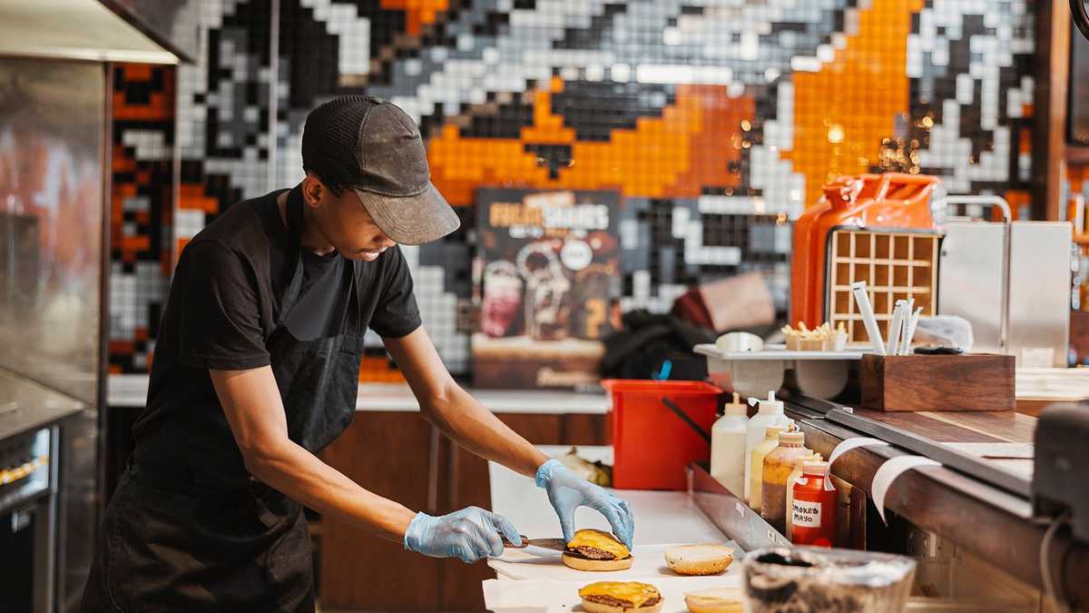 Most US workers struggle with their schedules. Here's how it impacts job satisfaction, mental health