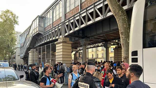 Homeless people moved out of Paris for next summer's Olympics - Vimarsana News