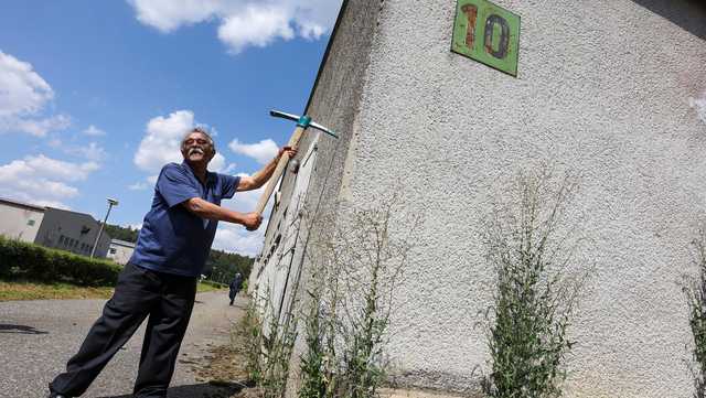Pig farm on the site of a Nazi-era 'Roma camp' is demolished - Vimarsana News