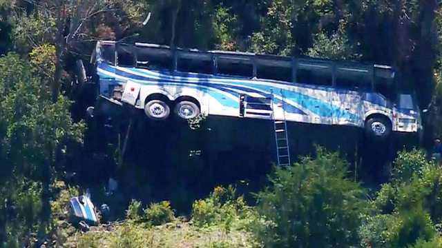 At least 1 dead and dozens injured after bus crashes in New York - Vimarsana News