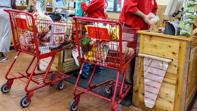 Trader Joe's says it's not adding self-checkout lines at its stores - Vimarsana News