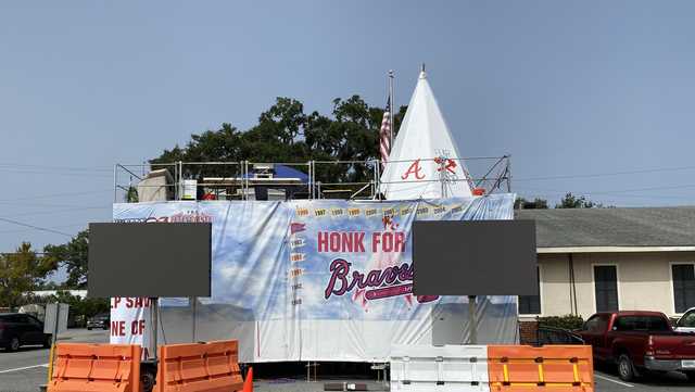 Savannah: Braves teepee goes up as MLB playoffs begin - Vimarsana News