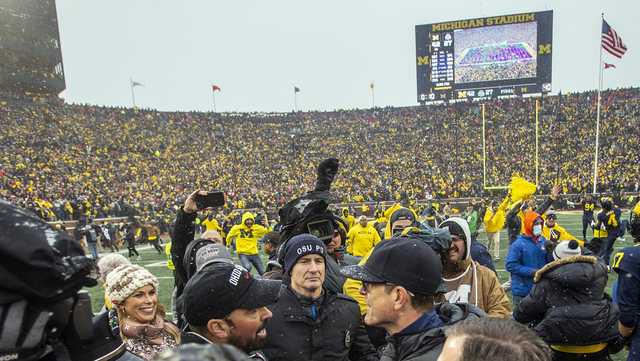 Michigan-Ohio State rivalry boils among sign-stealing accusations - Vimarsana News