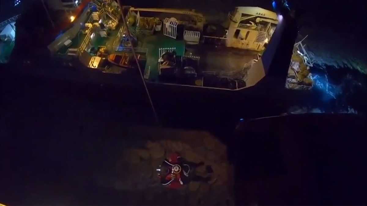 VIDEO: Coast Guard crew helps rescue fishermen from sinking Canadian vessel