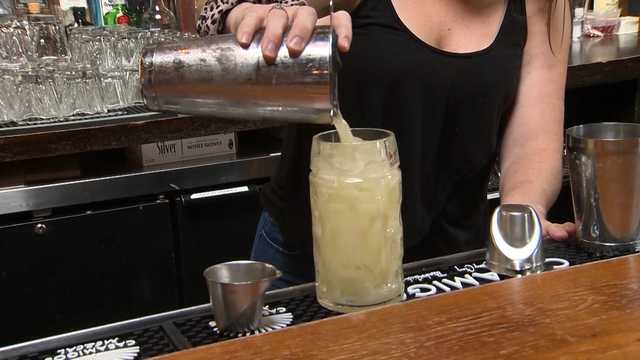 Restaurants hope to-go cocktails allowed after pandemic eases - Vimarsana News