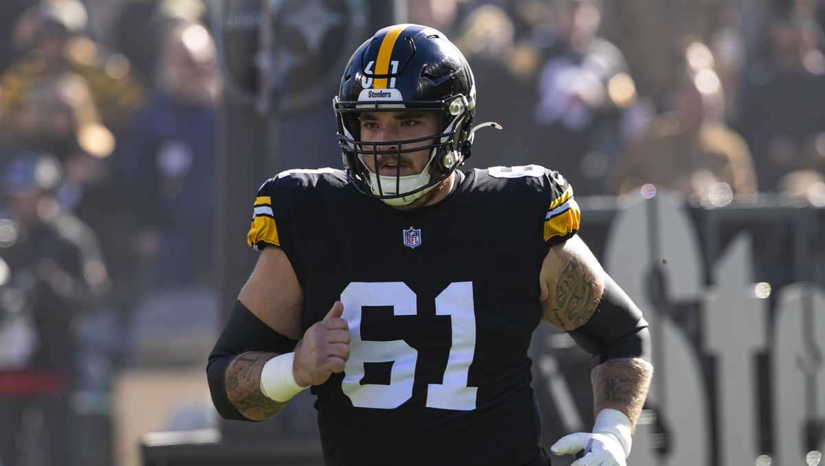 Pittsburgh Steelers center Mason Cole released