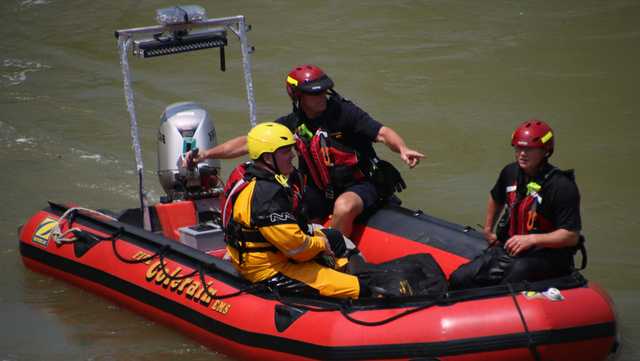 Colerain Firefighters awarded special honor for valor following water rescue - Vimarsana News