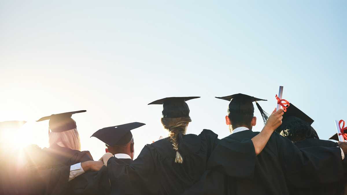 College degrees lose job-market edge for recent grads, new research suggests