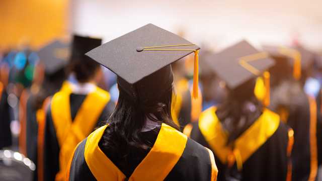 How student loan debt became a trillion-dollar American problem - Vimarsana News