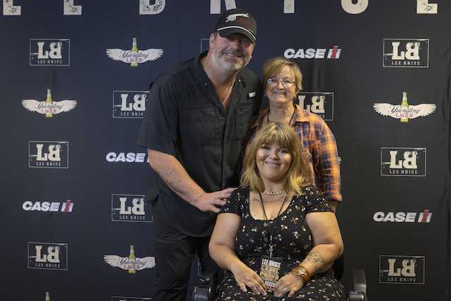 Maine duos win all access trips with country music star