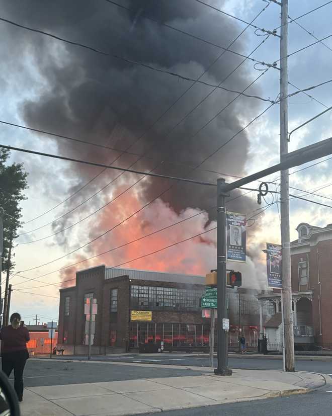 Un incendio en un negocio en Columbia, condado de Lancaster.