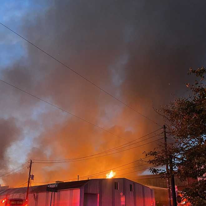 Un incendio comercial en Columbia, condado de Lancaster.