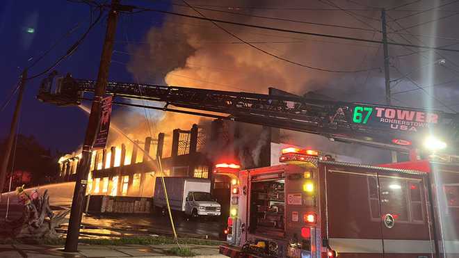 Un incendio comercial en Columbia, condado de Lancaster.