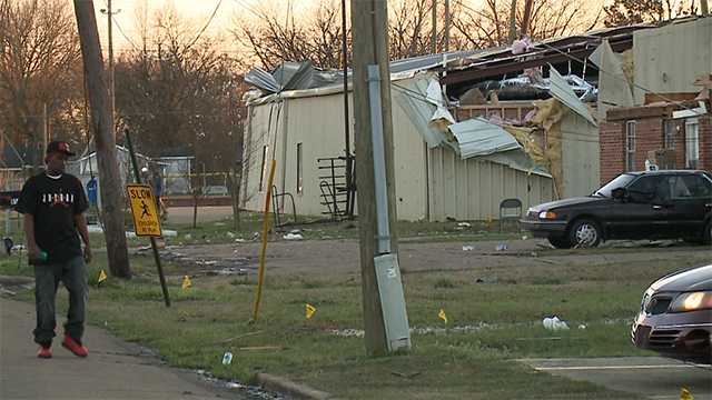 Mississippi man dies while repairing tornado damage