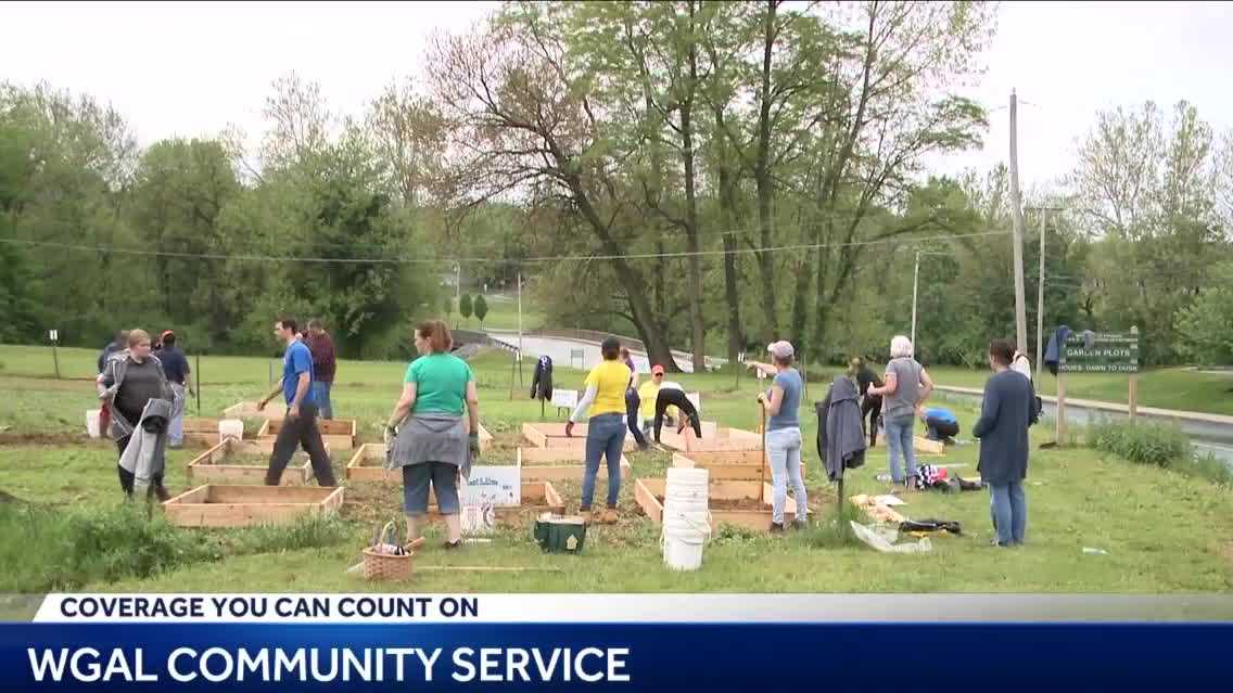 WGAL volunteers team up with Ephrata Public Library to build community