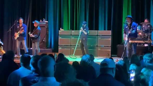 Billy Bob Thornton and The Boxmasters blow away Effingham County crowd - Vimarsana News
