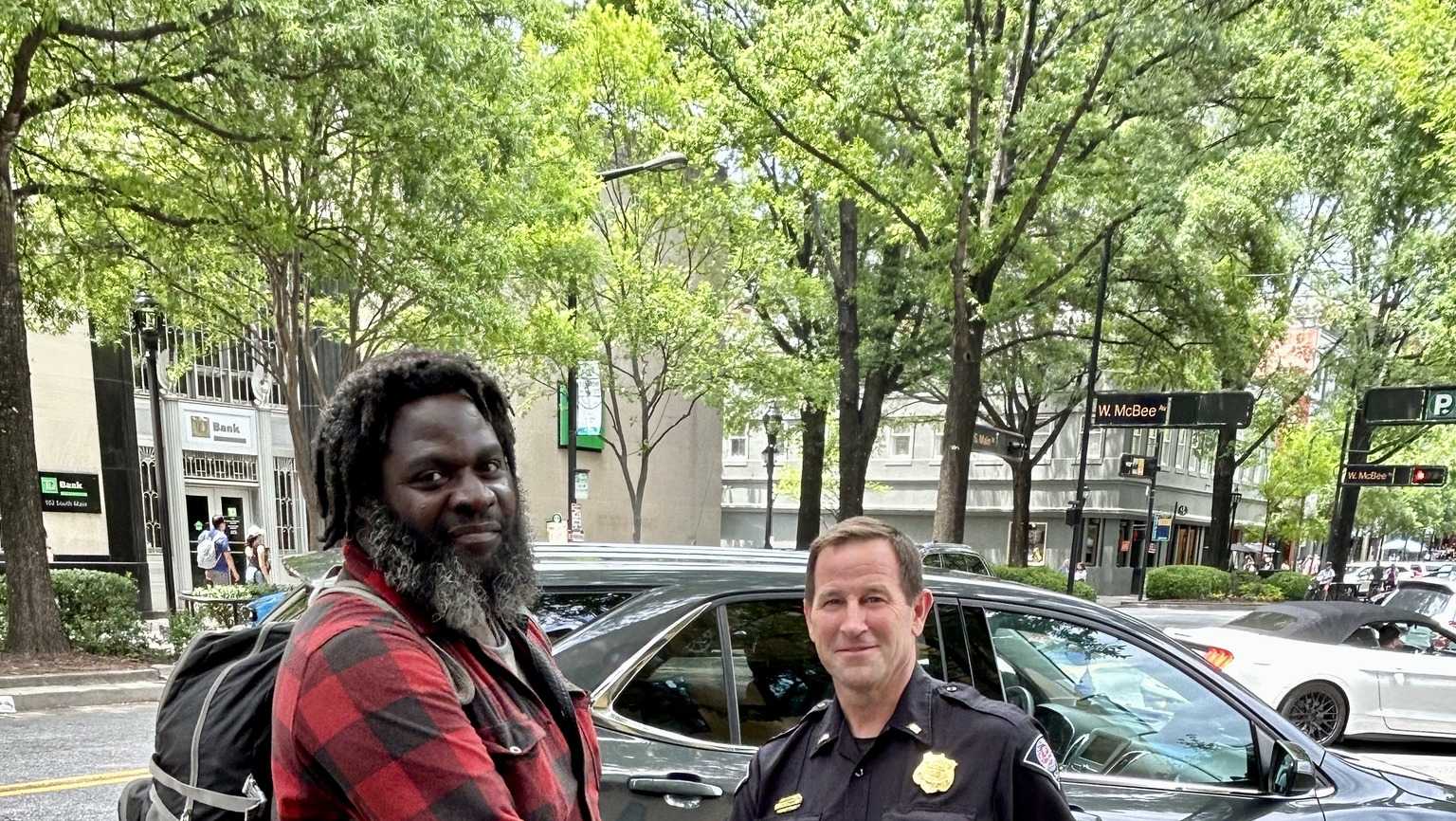 South Carolina: Greenville officer connects homeless man with family - Vimarsana News