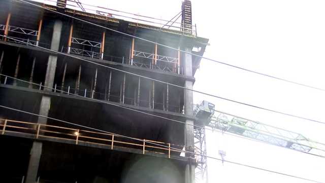 Worker dies after falling from 11th floor at construction site in Tulsa - Vimarsana News