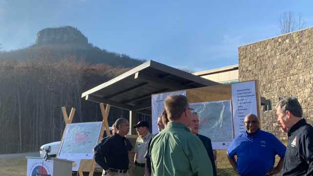 Gov. Cooper meets with fire crews at Pilot Mountain State Park - Vimarsana News