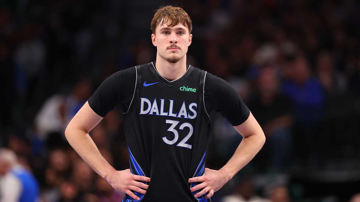 Flagg, Mavs unable to leave Dallas due to winter storm; game in Milwaukee postponed