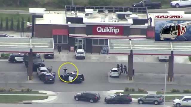 Lenexa police peacefully resolve armed standoff at QuikTrip - Vimarsana News