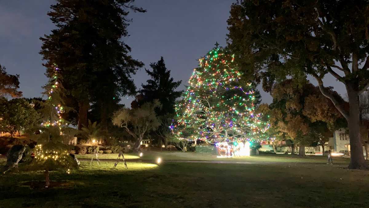 Christmas Traditions On The Monterey Peninsula Are Changing Due To The Covid 19 Pandemic monterey christmas calendar 2021