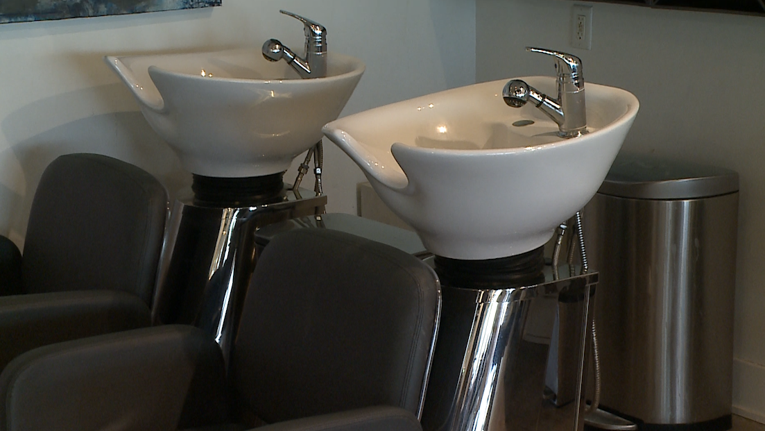 Omaha salon preparing for reopening